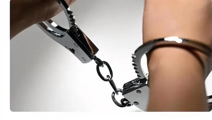 刷新下限！男子拿“母亲重病”当幌子，骗女友197万全打赏女主播
 
真的被这男的