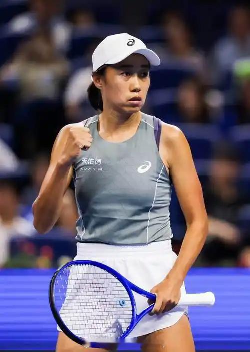 张帅止步第二轮🥶🔚 在今天凌晨结束的WTA125利摩日站，张帅单打止步第二轮