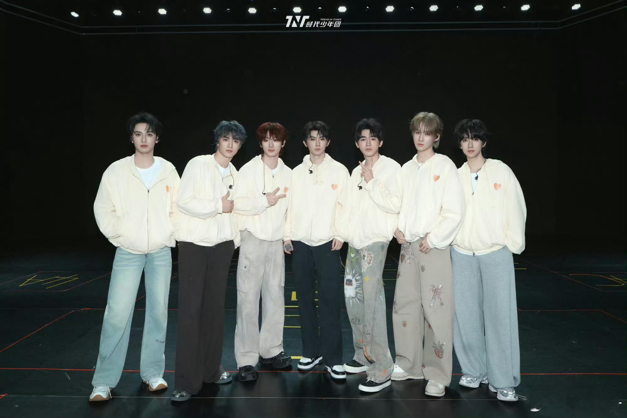 时团痛园真的太懂爆米花了吧！！！米爆娃、立牌、抽卡全安排，满场同担一起唠嗑尖叫，