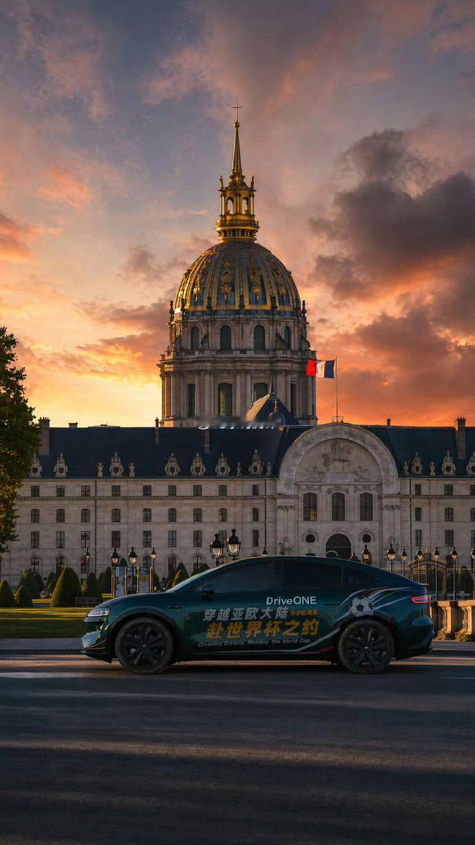 突然觉得有车真的很方便 羡慕！高速领航辅助减轻驾驶压力，宇虹乘着智界R7环游世界