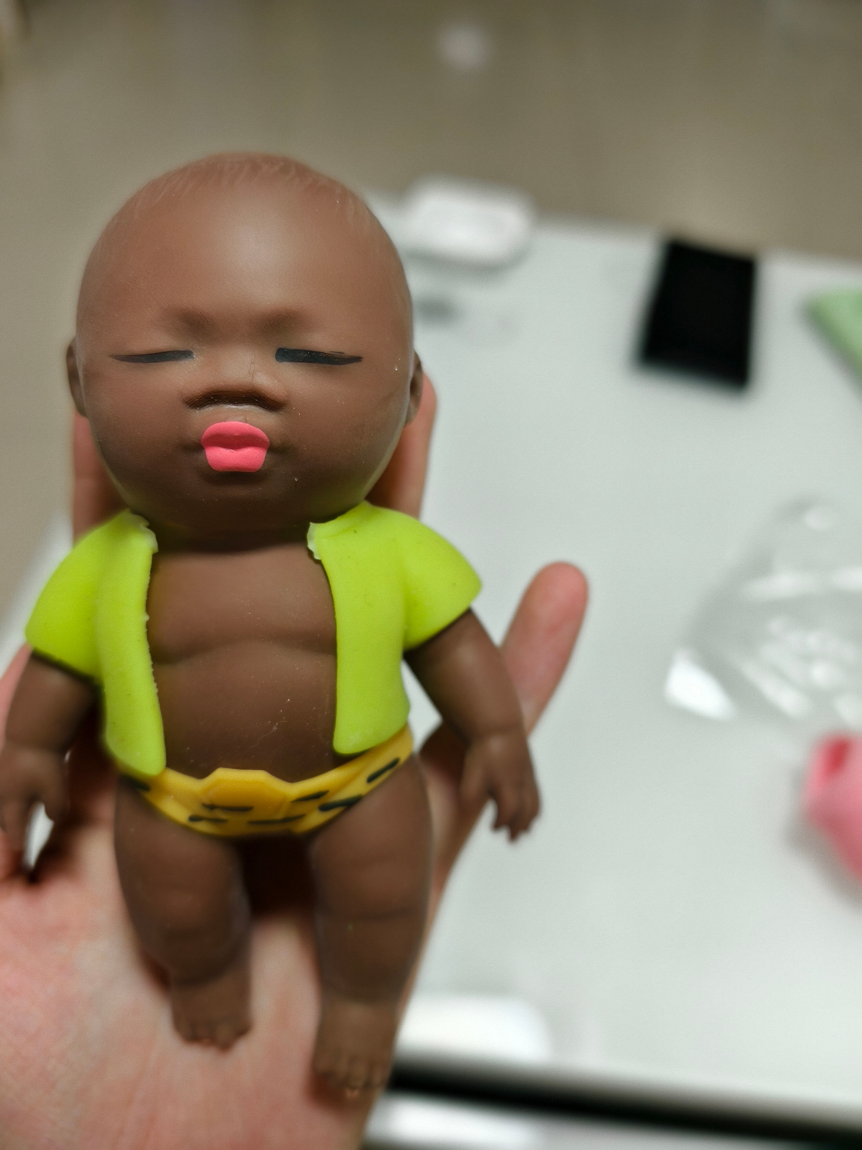 惊喜还是惊吓我以为只是脸丑，带上这个脸基尼怎么更丑了给我家猫吓到弹射哈哈哈哈 