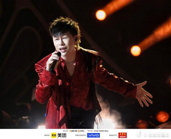 歌手抢位赛赛制坐等尤长靖和艾略特的舞台对决，本土实力 vocal 对阵海外创作歌
