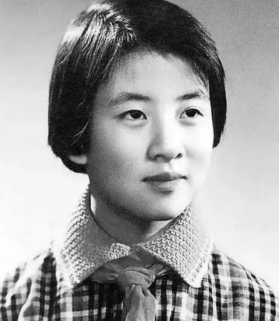 2017年12月，黄帅静静地离开了人世，没有留下只言片语，她把一切都交给了时间，