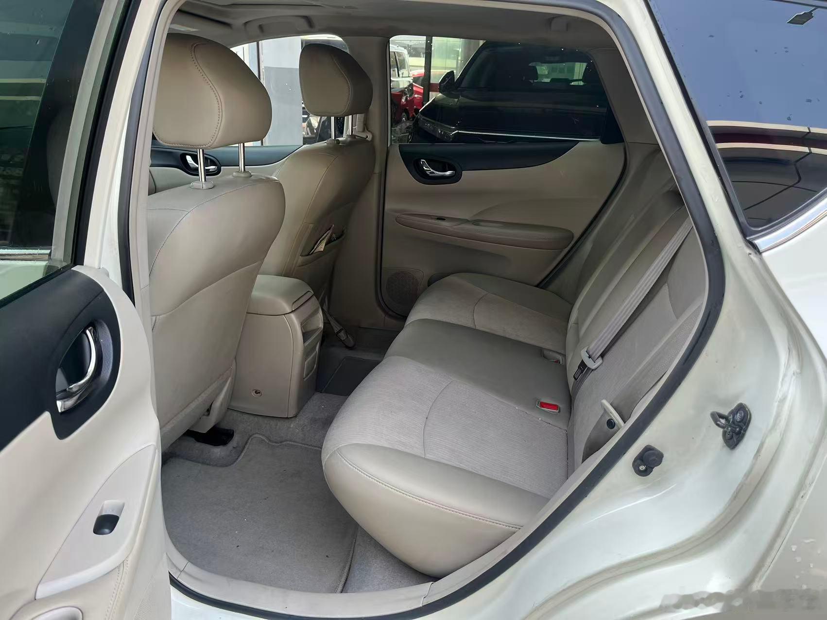 13年日产骐达 智能型 自动天窗 实表4万公里 左前瑕疵 费用齐全 批发1.98