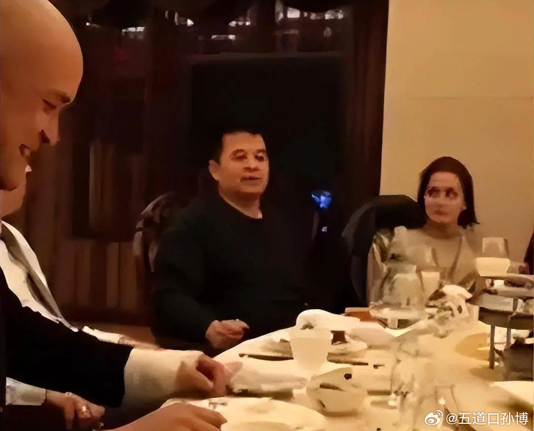 繁花剧组回应古二录音 正好周末吃饭，谈到这个事儿。有谁还记得，十年前有人在饭局上