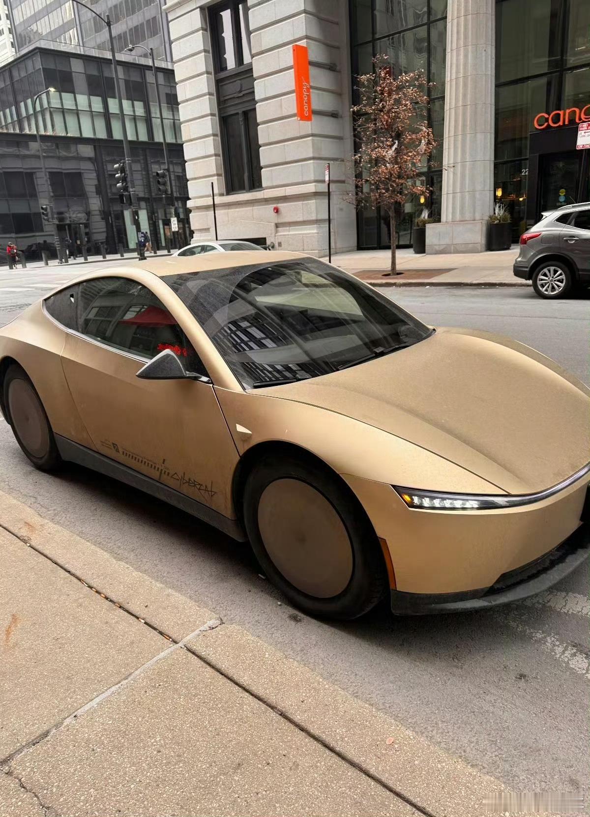 马斯克把方向盘删了在车展上我还和某车企的工作人员讨论过关于特斯拉的问题，聊起了辅