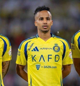 C罗和利雅得 据365Scores:应教练热苏斯的要求，胜利俱乐部管理层希望与加