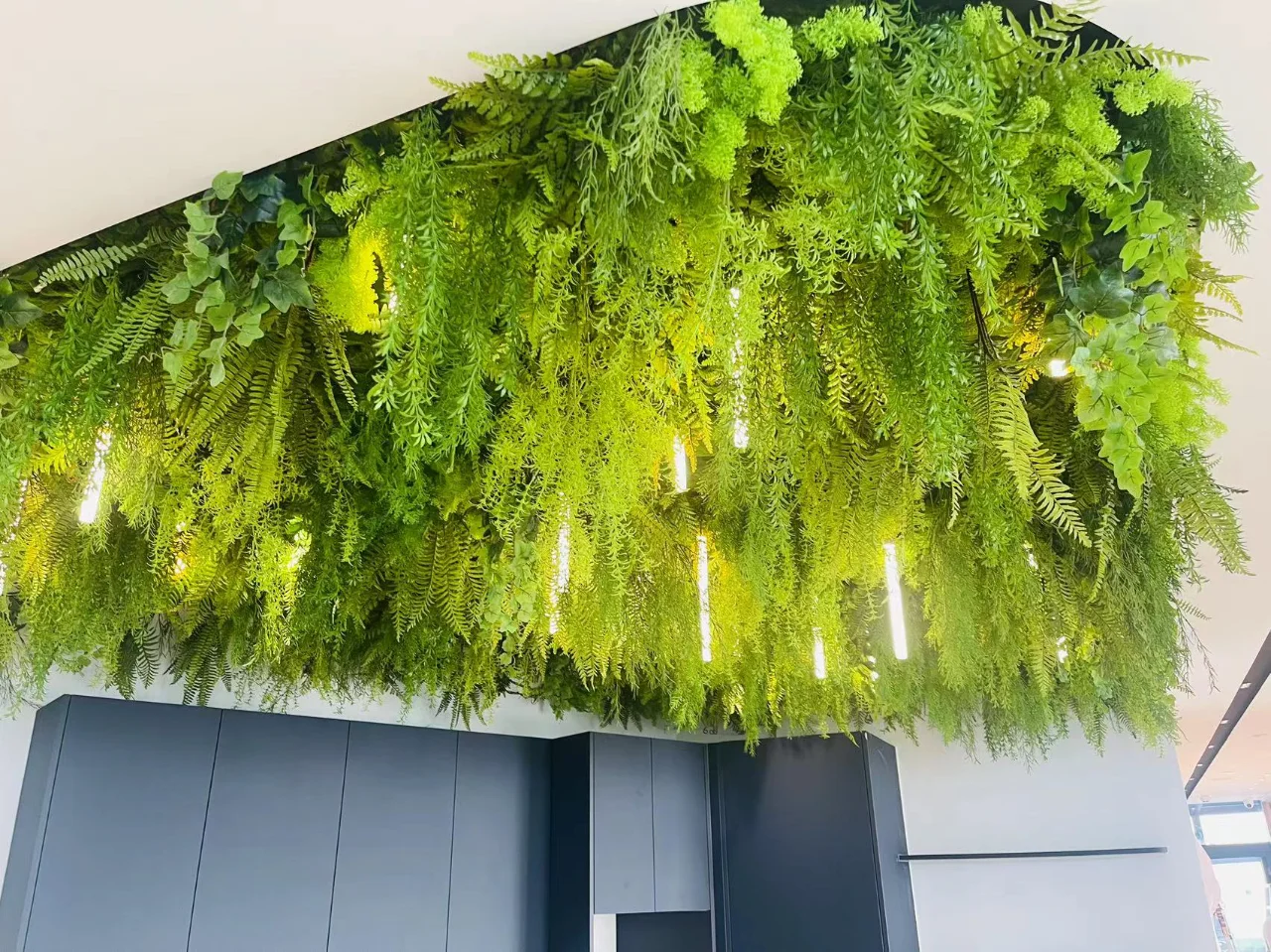 仿真绿植墙天顶植物悬吊绿植造景