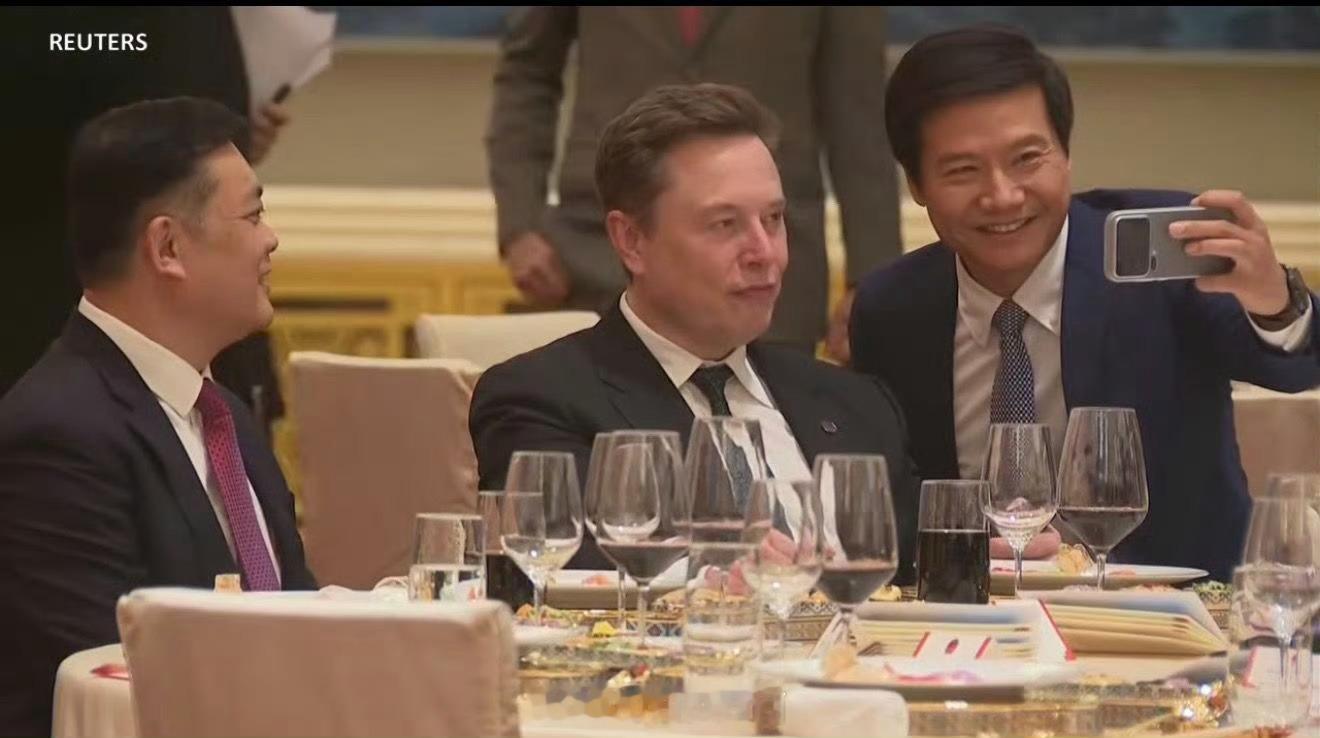 雷军马斯克合影雷总这张合影有po出来吗，想看原图 