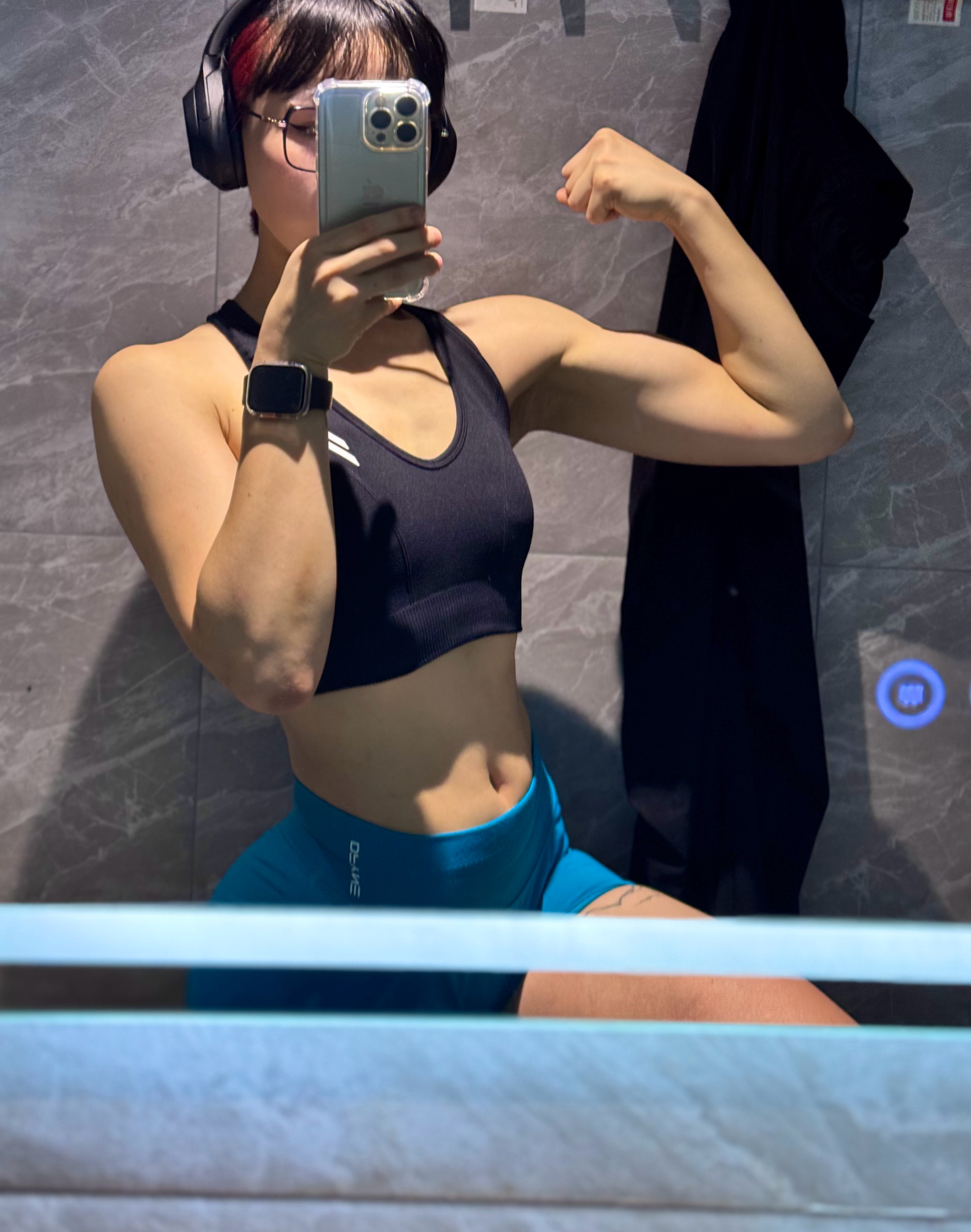 一个月三练[苦涩]嘉兴xingcoffee运动就是坚持咖啡店运动打卡OOTD[超