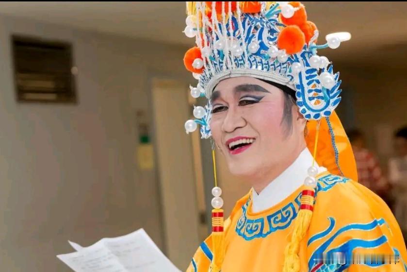 中秋出奇招，李四川大突破晒歌仔戏皇帝扮相
​
中秋佳节，蓝营新北候选人李四川除了