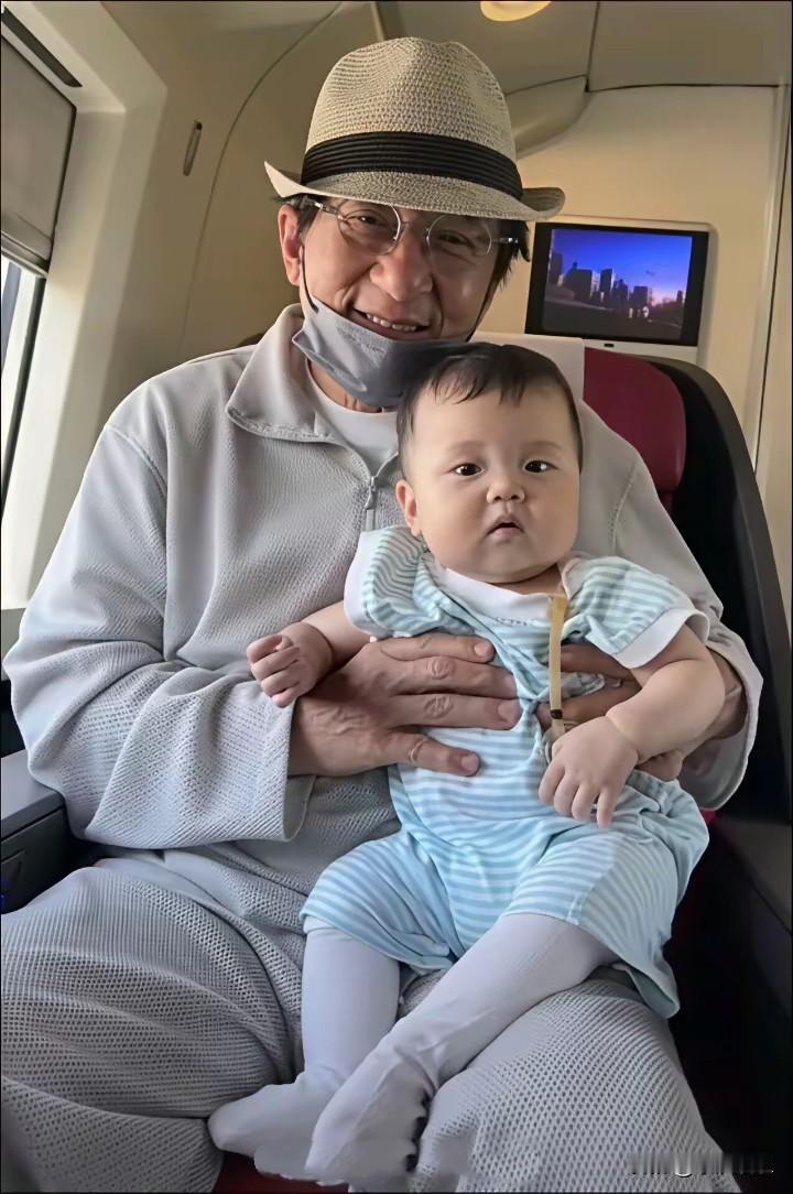难怪成龙大哥这么拼命，

成龙大哥都已经快70的人了，每年还拼命地拍戏，以他的成