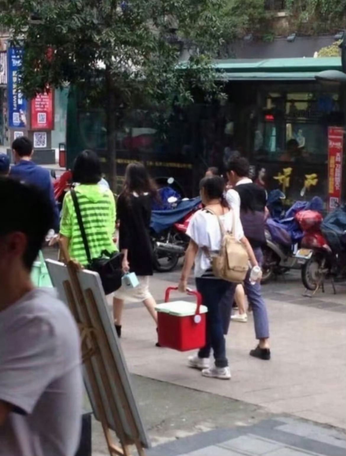 好久不见，江漓大小姐 