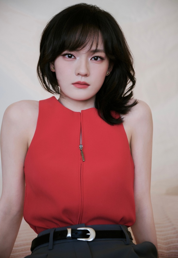 文淇这真是妈妈降临了。。。人比花艳