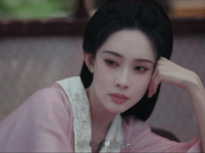 孟子义上位者的慵懒威仪百花杀孟子义精准拿捏表演分寸，慵懒是角色的保护色，威仪是骨