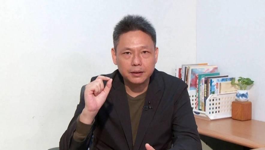 台湾时事评论员谢寒冰：你们知道中国大陆这两天在干什么吗？他在给全国的退伍军人制发