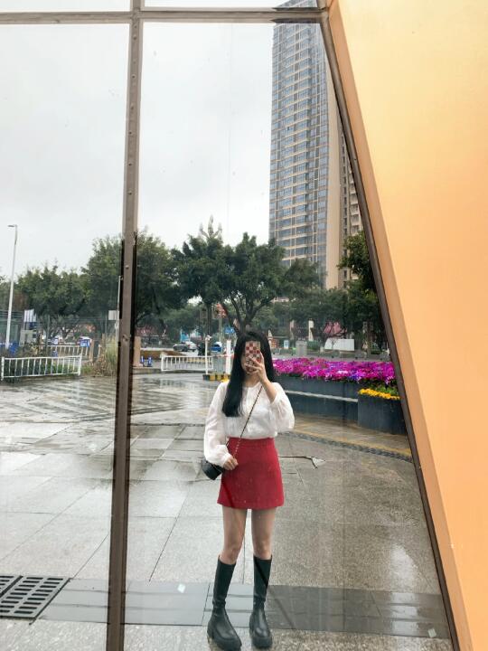 啊啊啊姐妹们配裙子还是裤子好看！！