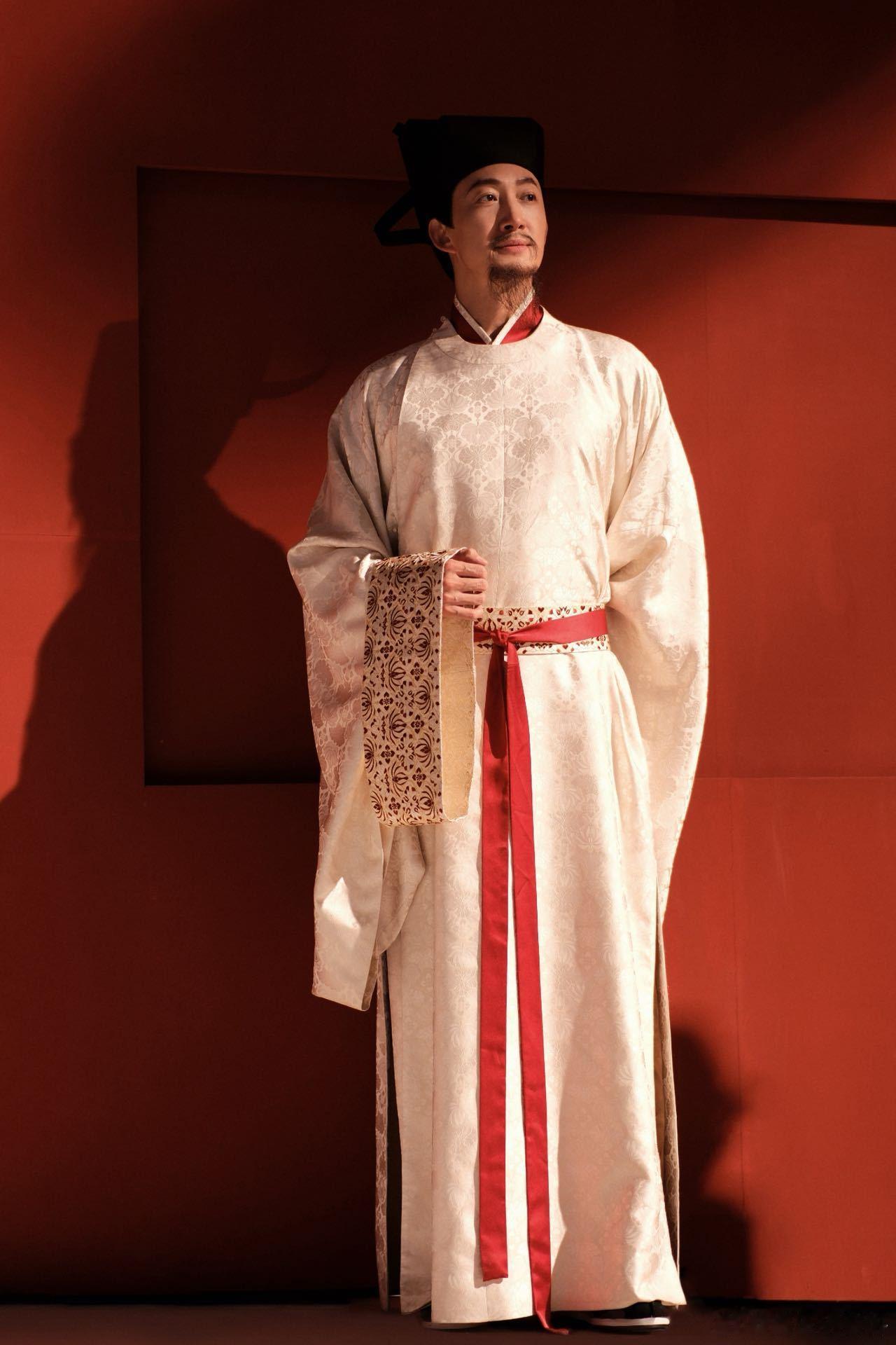 王阳古装新皮肤春晚 谁懂啊！王阳的古装造型太绝了，温润与英气并存，和以往荧幕形象