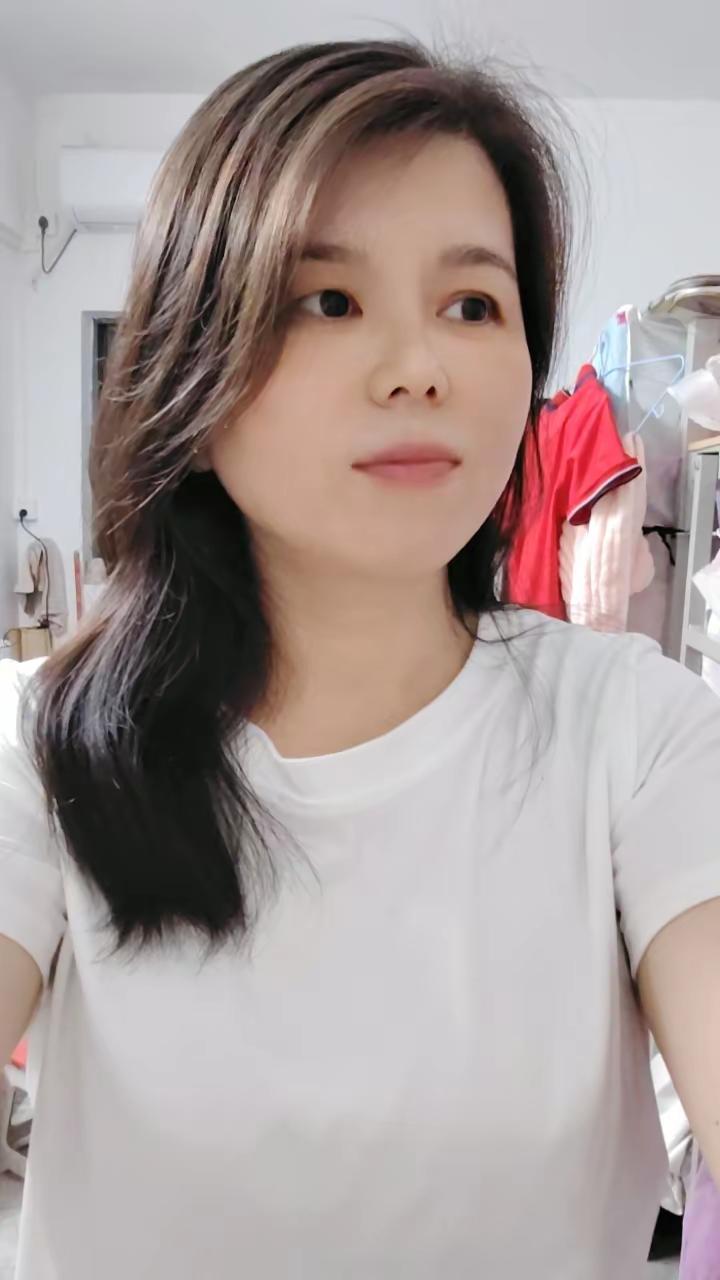 老人家都不想打扮了😔