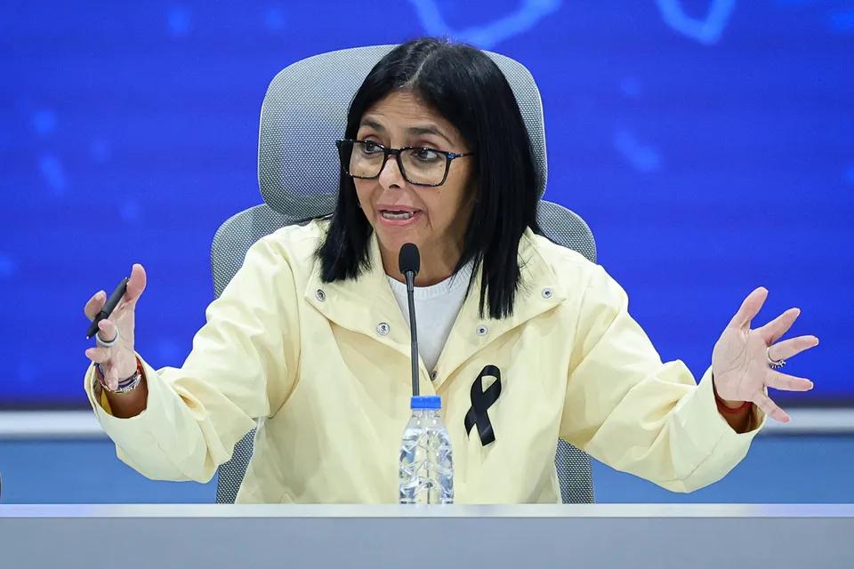 有杀父过往却和美国签下石油大单，委内瑞拉代总统的现实选择
 
最近委内瑞拉局势的