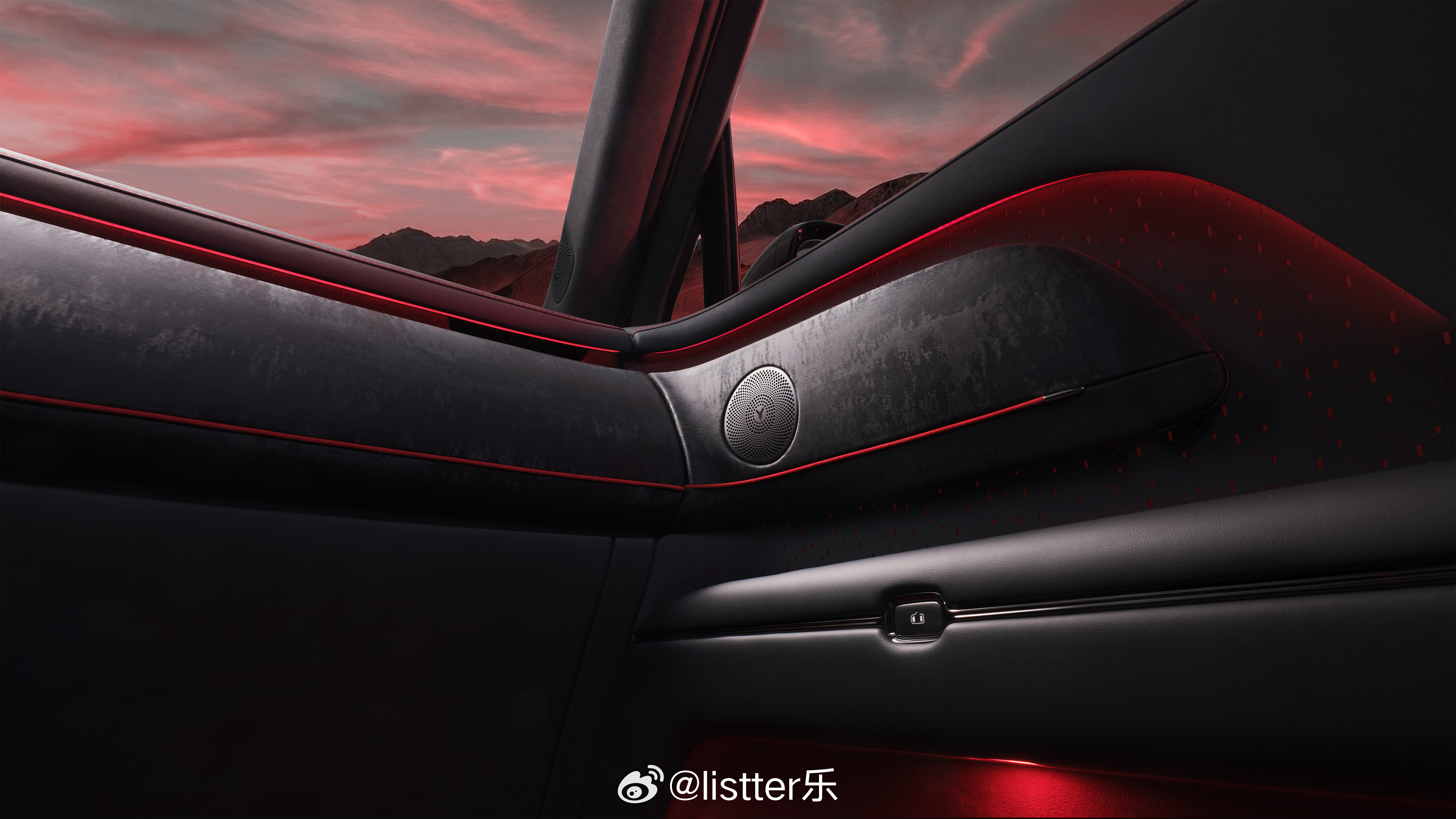 刚才刷到岚图泰山黑武士内饰，说实话被那个星空顶击中了，脑海里已经开始幻想：晚上开