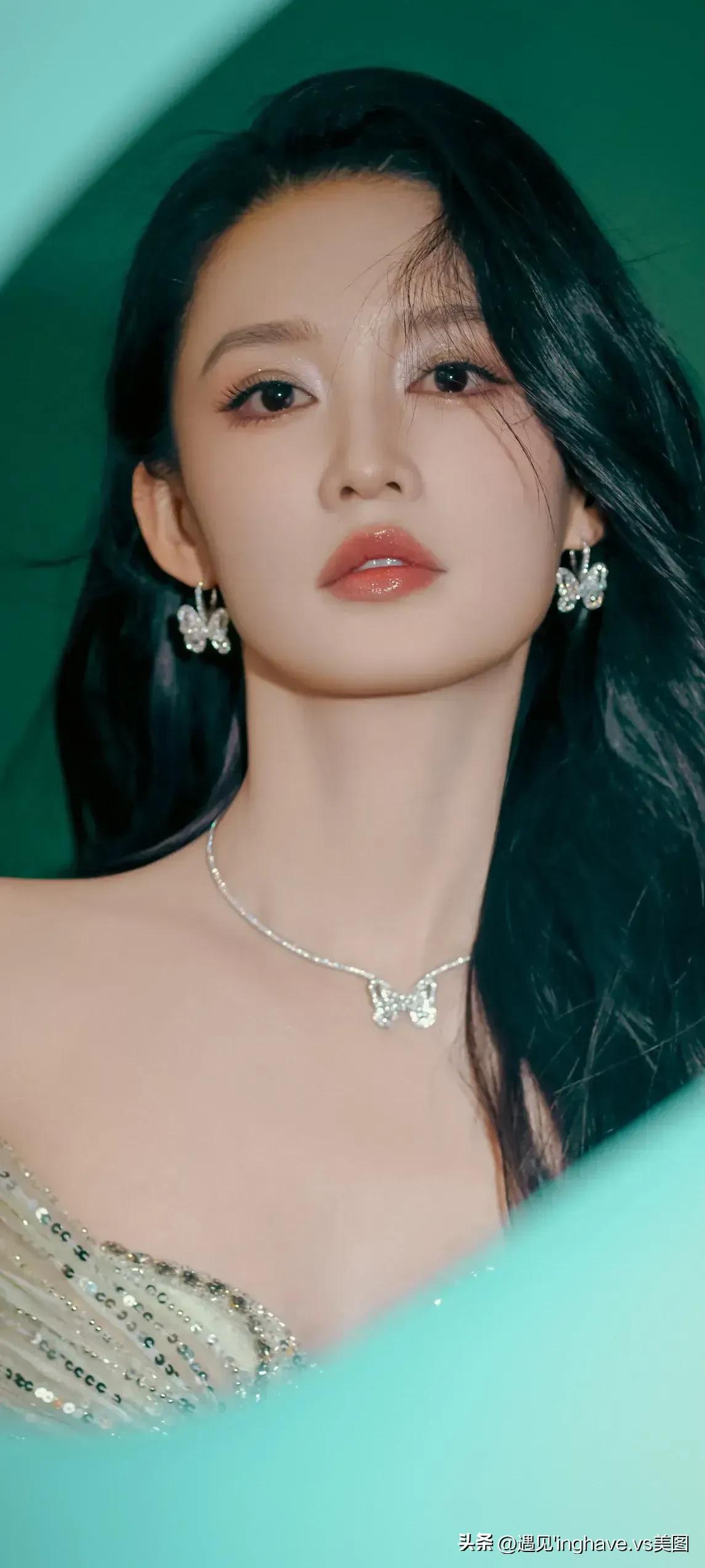 李沁美女气质好