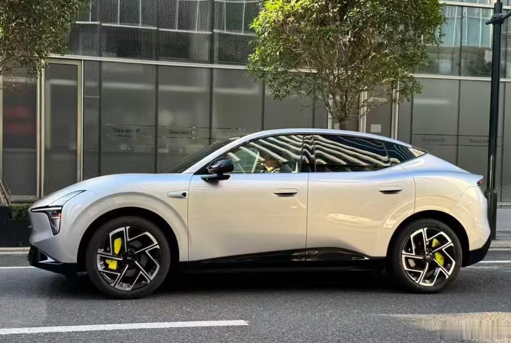 5月份，小鹏交付新车32158台，又是一个不错的成绩。小鹏GX即将在6月开始大规