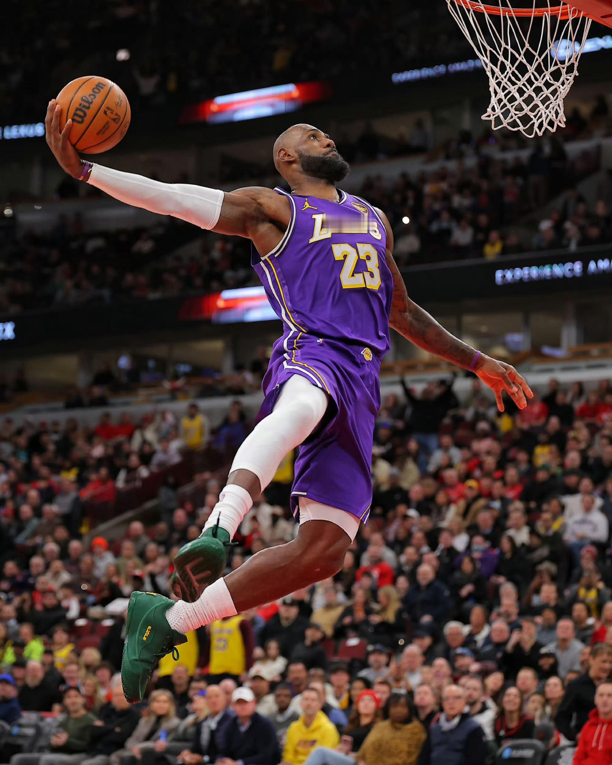 詹姆斯连续21年最佳阵容纪录终结谁能想到，终结詹姆斯的是出勤线咱们说句实在话，勒