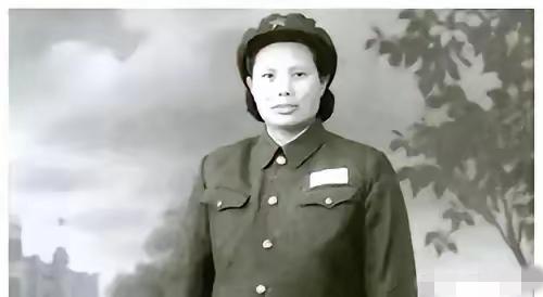 1951年，开国上将洪学智的夫人张文，在山西寻女12年无果。饥肠辘辘时被一村民邀