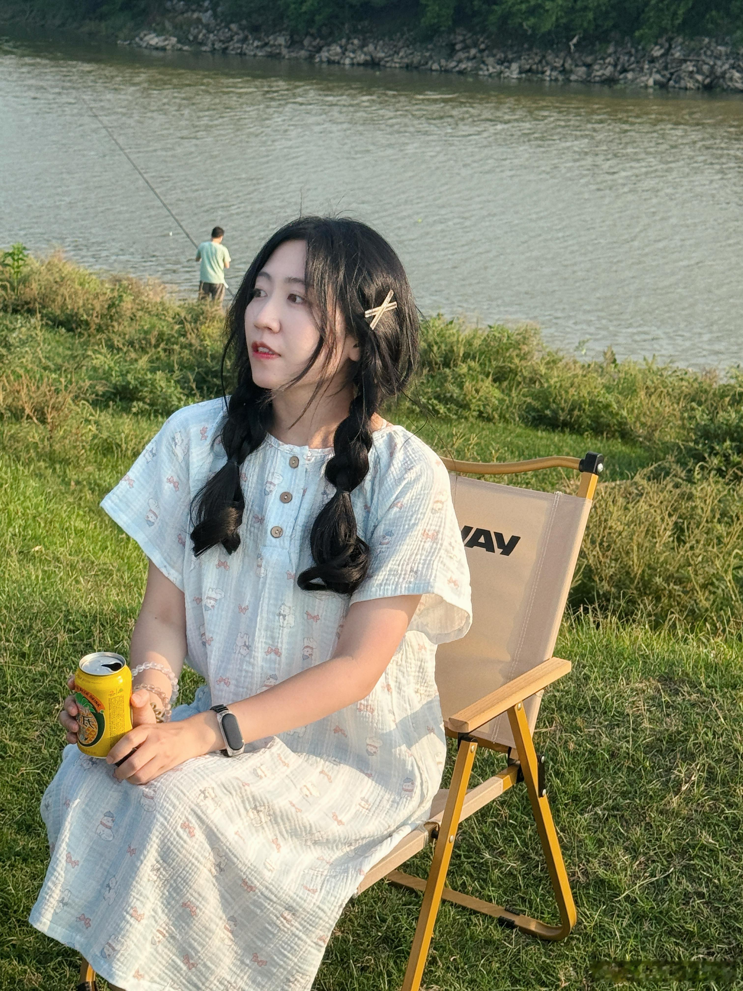 🫧海盐芝士奶盖🫧睡衣是地表最强战袍，西瓜汁滴成晚霞同款腮红，菠萝啤气泡炸开时