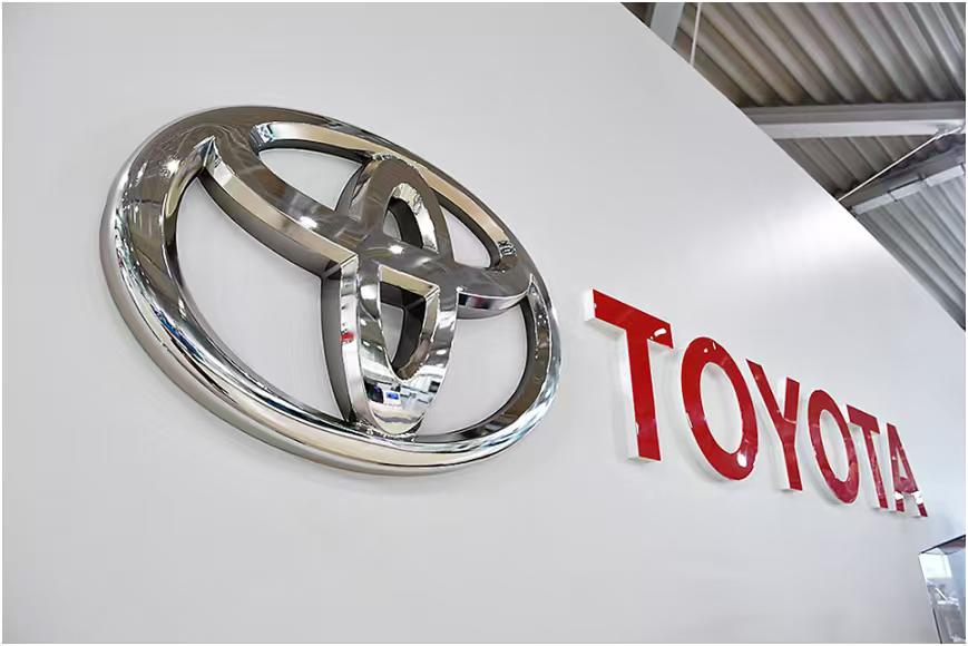 电动化浪潮一来，传统零部件巨头们发现，自己攒了几十年的发动机手艺，突然不香了。成