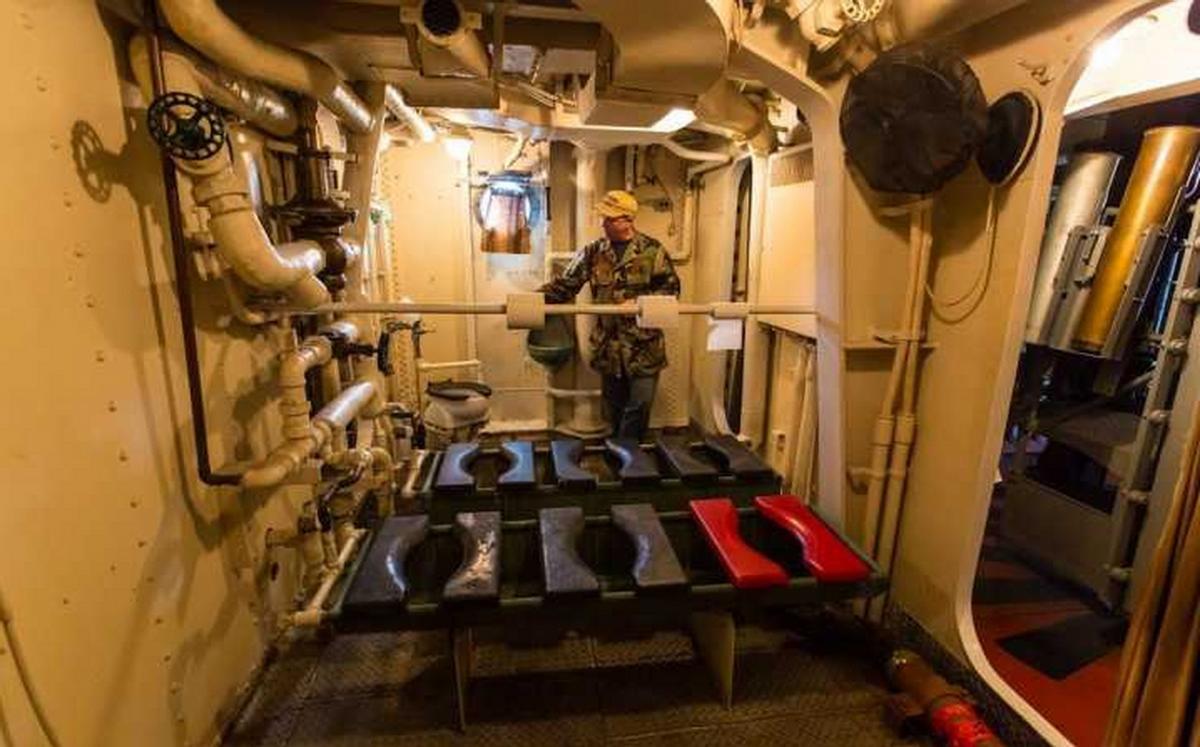 美国海军正在“印度化”，摧毁他们的不是中国导弹，是上厕所问题

美国海军，很多人