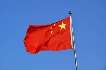 张亚中曾说：国民党有四种，第一是美国国民党，代表人物是朱立伦。主张亲美，一切都从