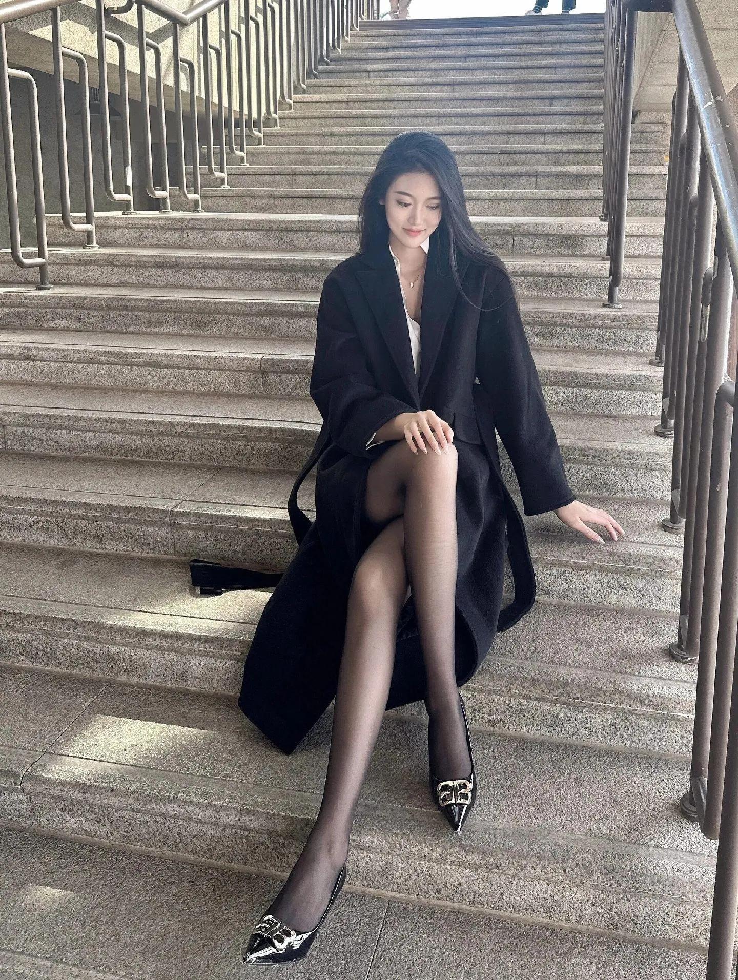 哪有什么生活不如意 只是你挣的钱不够花 还没有一个非常爱你的人~