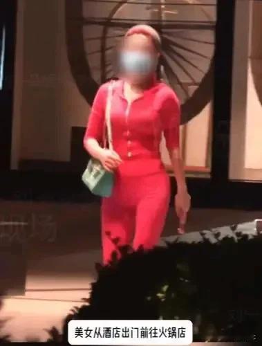 包贝尔这次可真是闹得沸沸扬扬！8月26号，狗仔直接曝光了他和红头发美女的高清实拍