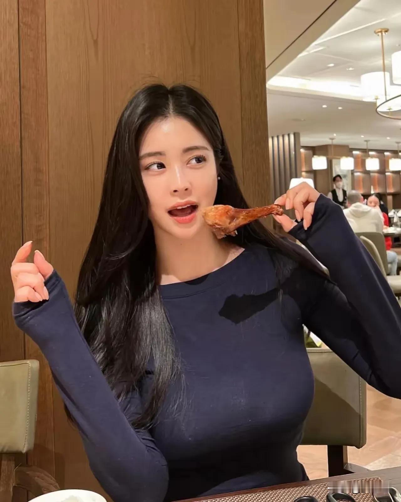 #一个人独处的时候最喜欢干什么?#鸡腿🍗