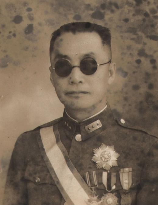 1949 成都解放，解放军苦寻四川省主席王陵基不见踪影！众人猜测逃往台湾，真相远