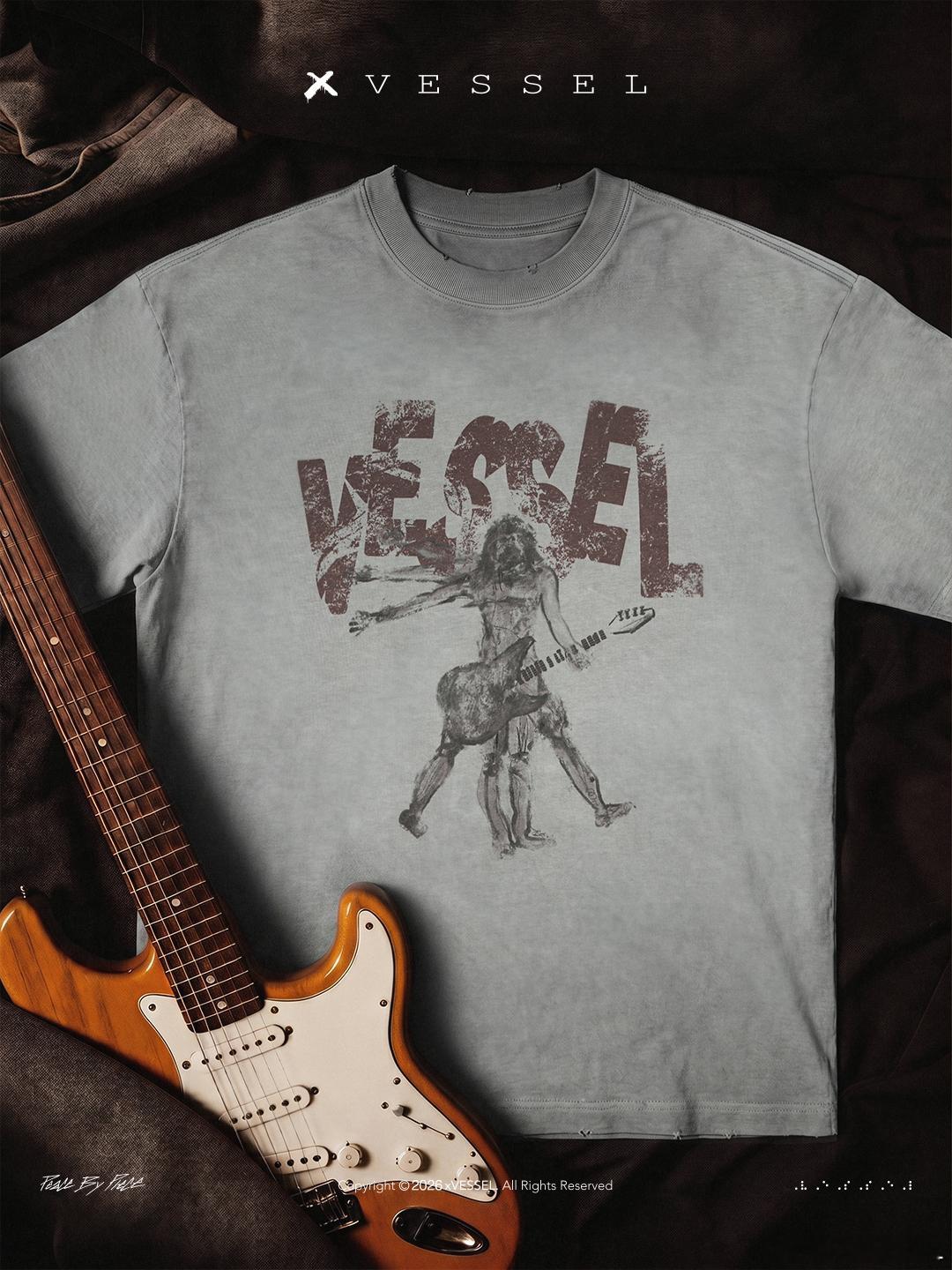 xVESSEL「节奏·宣言」服饰系列将不同节奏转译为视觉表达而这件T恤，选择在秩