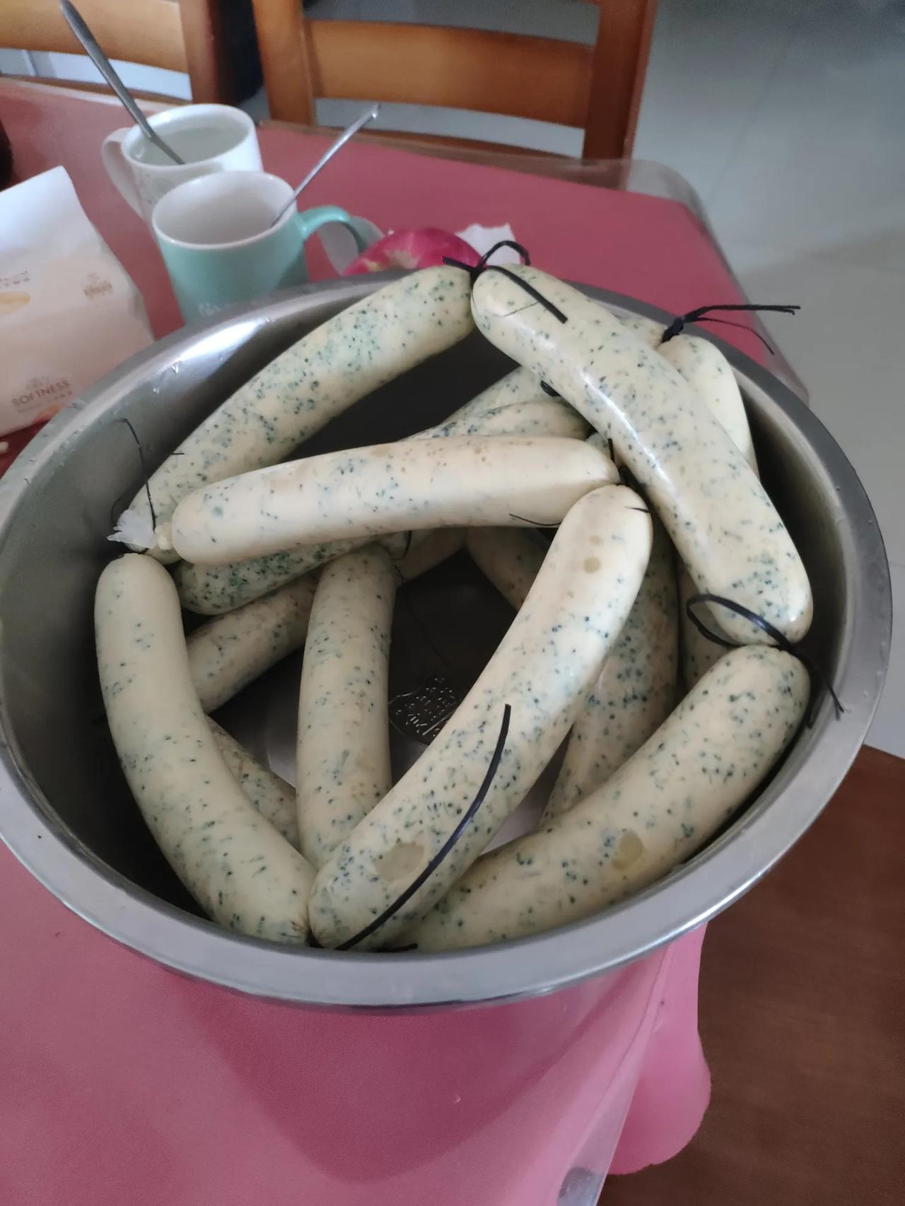 周未闲来无事罐的鸡蛋蔬菜肠，知道是那理的特色吗？，有吃过的举手，评论区见
冬日生