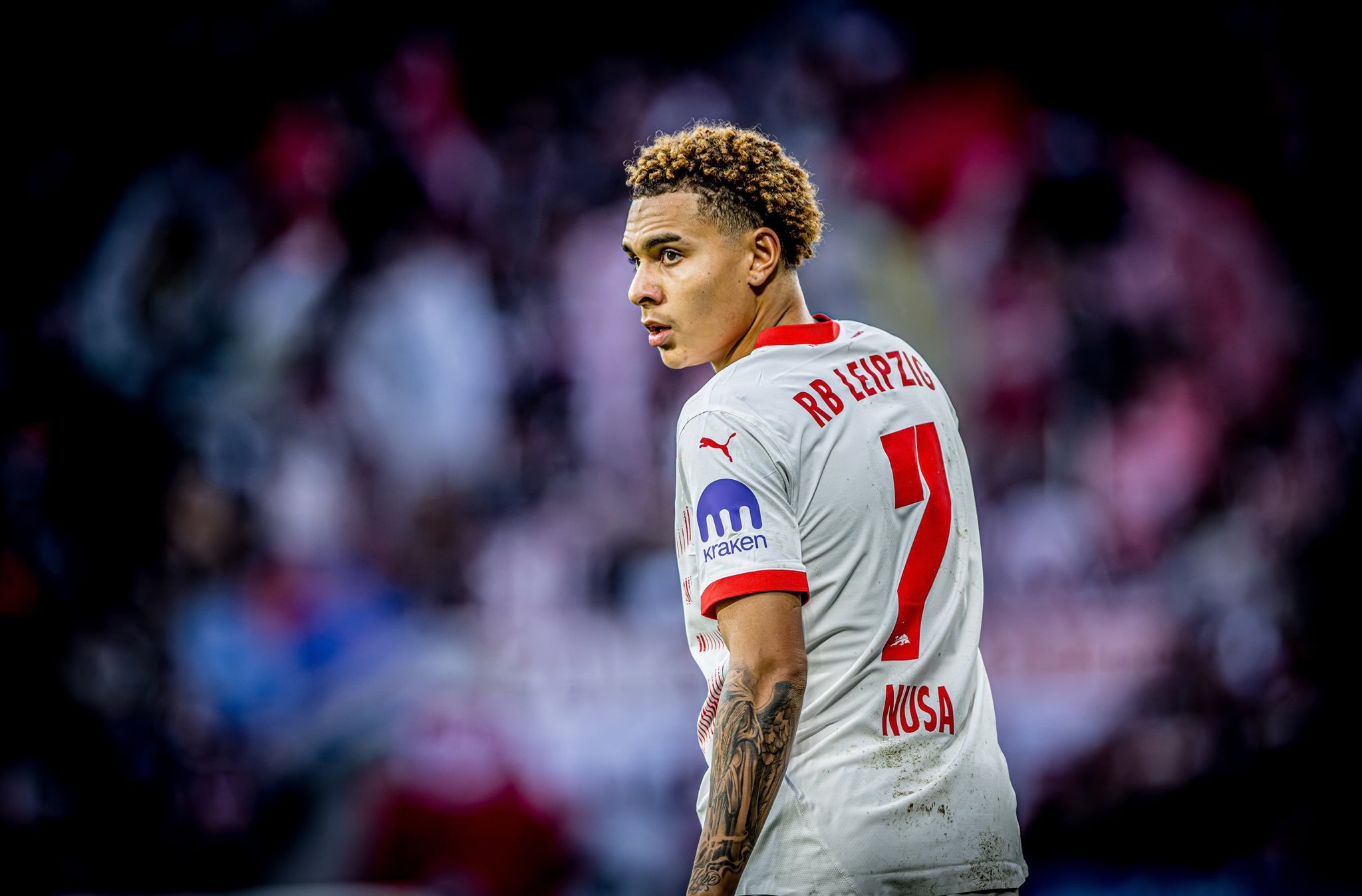 🎙历史上最好的传球手？💬安东尼奥·努萨（Antonio Nusa）：“梅西。