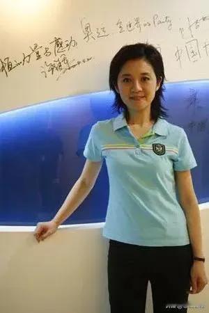 美的不可方物，凤凰卫视俩大美女沈星，许戈辉。沈星从珠海台到凤凰卫视，美食女主持人