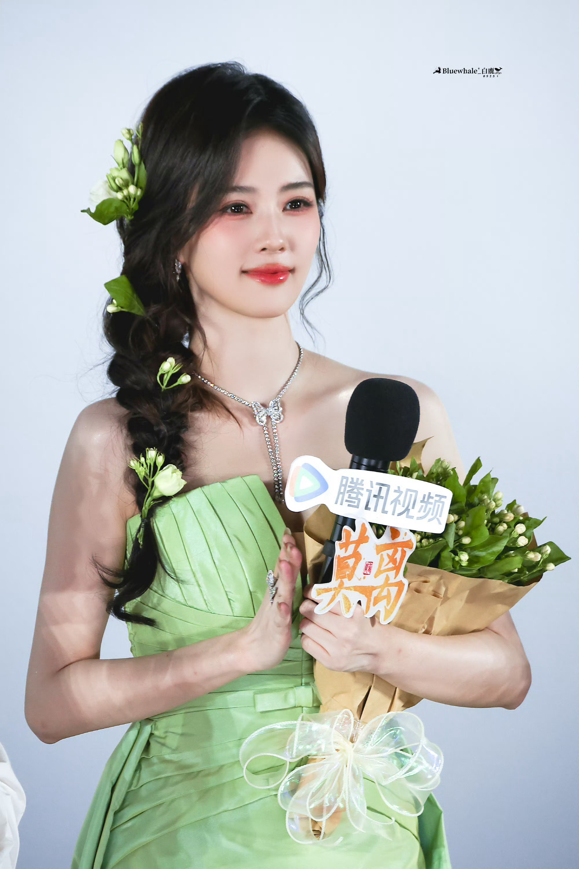 白鹿  “浪漫的精髓就在于它充满种种可能，不论结局，我很高兴遇见你”白鹿莫离白鹿