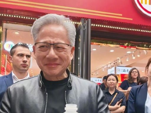 从洗碗工到华尔街最牛华人，黄仁勋的人生有多爽？

如今市值碾压谷歌、苹果，堪称“