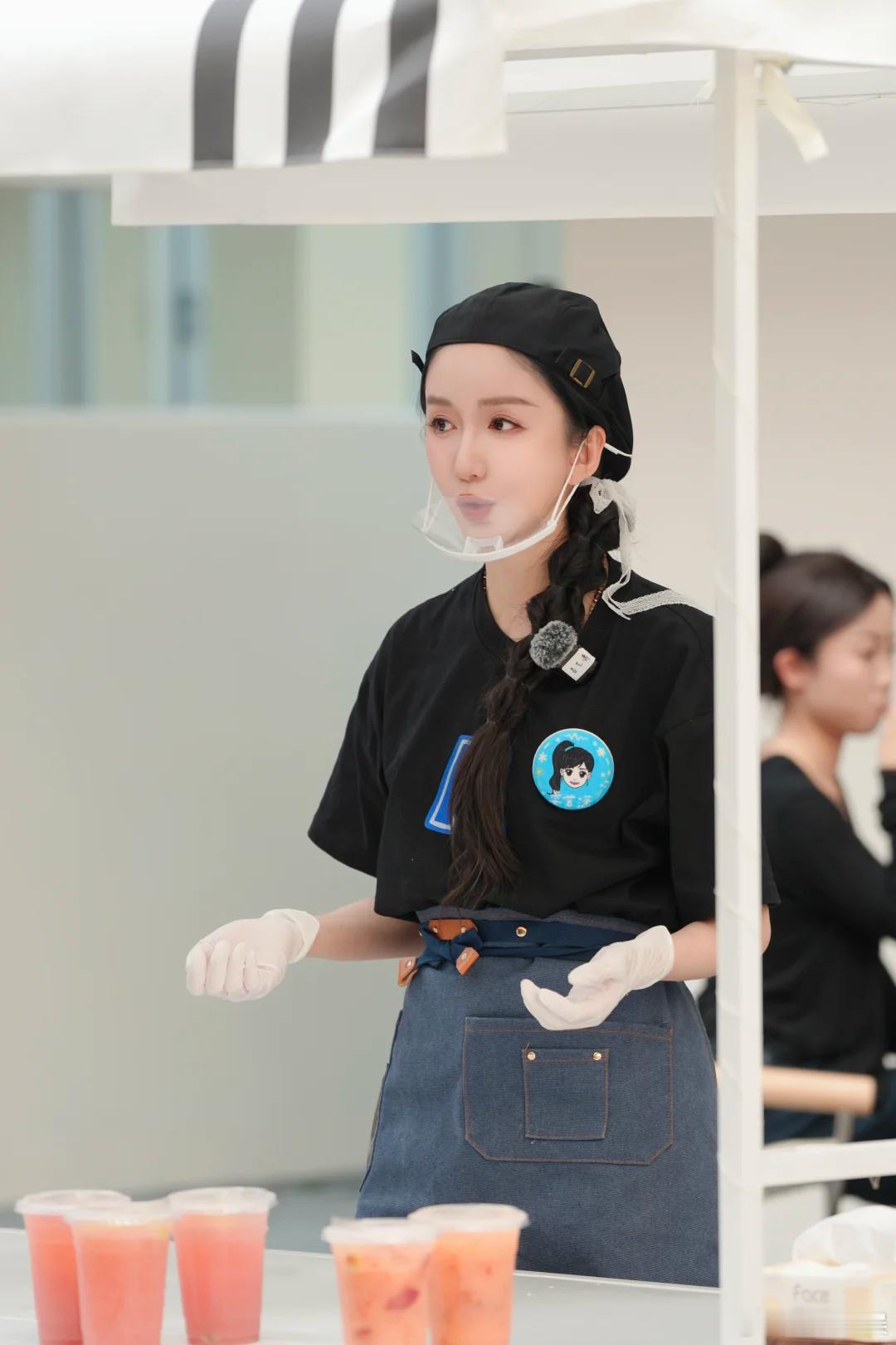 内娱黑工七子改名七星高燥从导演跑路的烂摊子撑到七星高燥成团，娄艺潇这股子胡一菲式