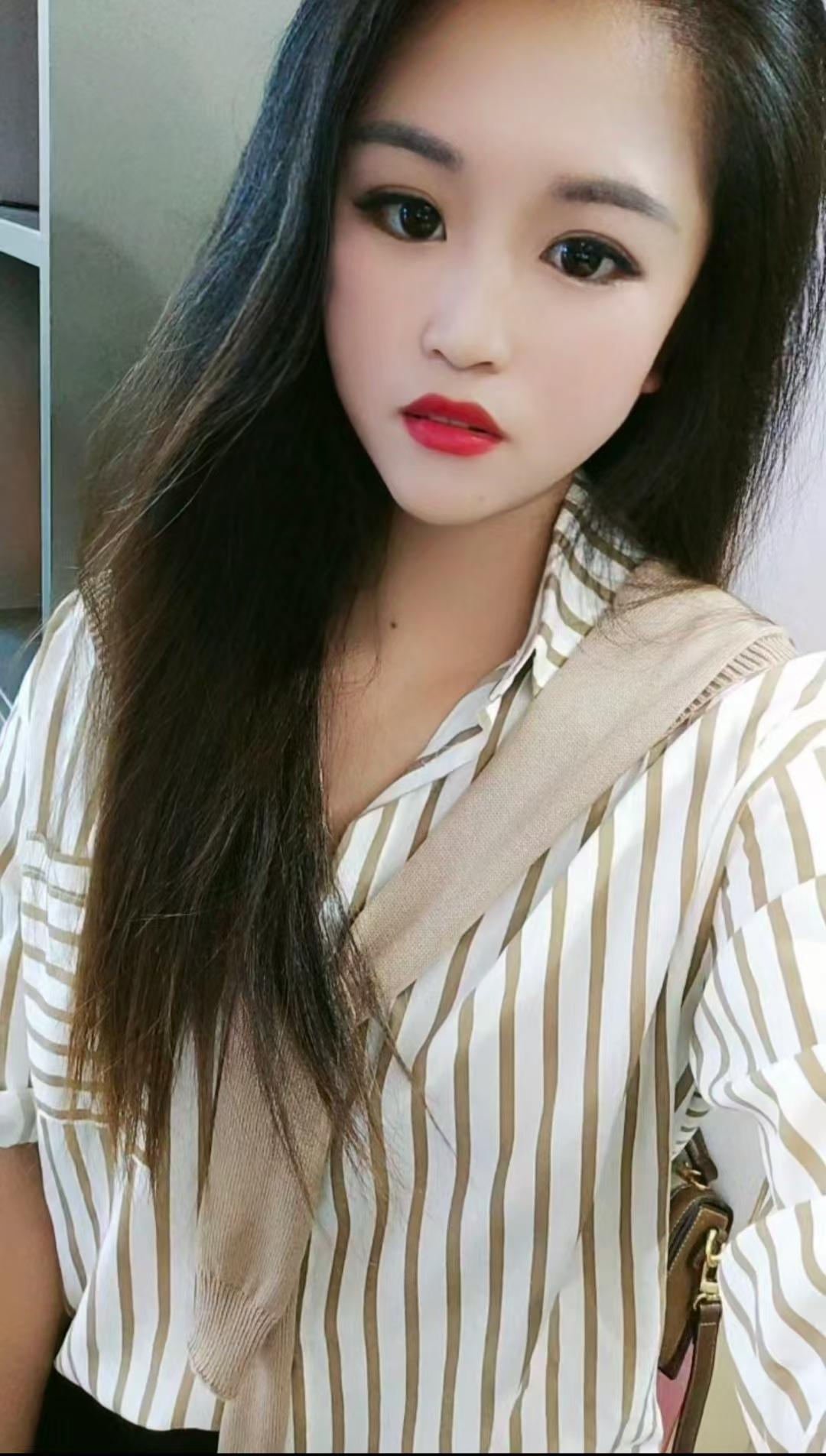 我也有心事，但谁也不能说             因为我知道，言一出泪必落…