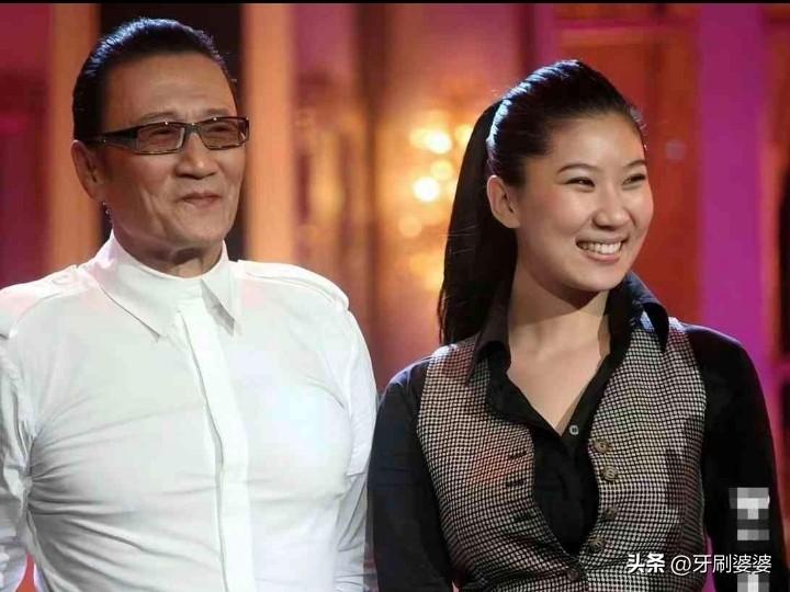 谢贤前女友Coco本名马文果，是上海本地人，早年做平面模特。2005年她才20岁