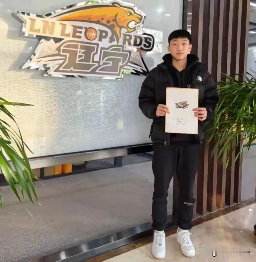 后继有人！辽宁17岁后卫爆砍34分9助攻

近日的全国U17男篮青年赛北区决赛，