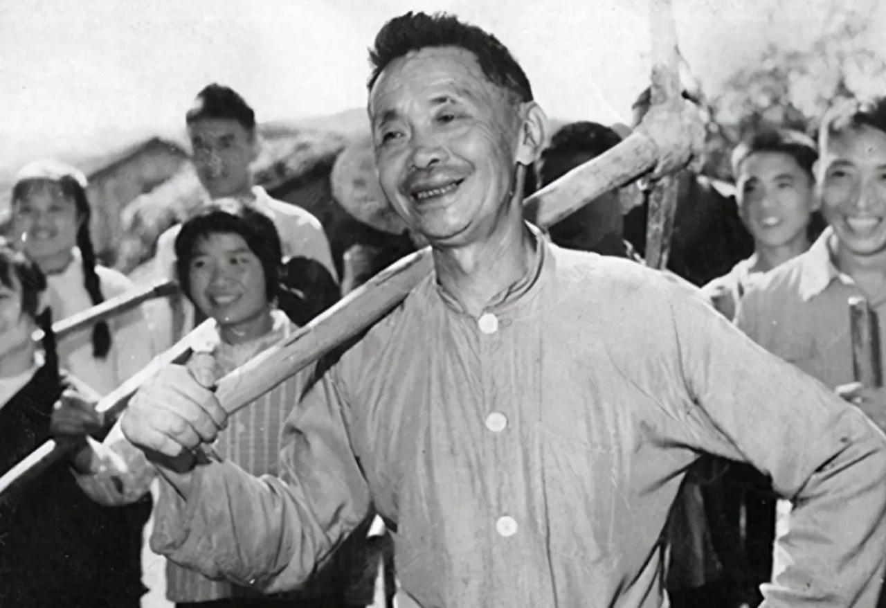 1955年，他刚被授少将军衔，就提出申请：我要回老家种地！

荣归故里一直是天下