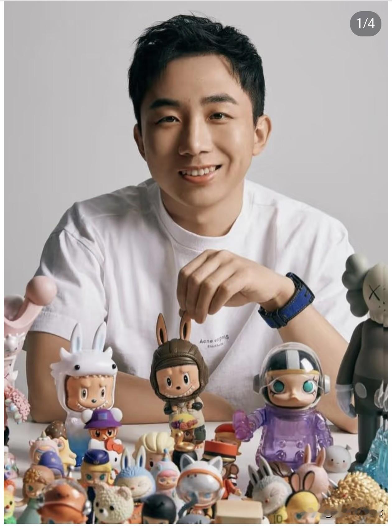 王宁很清醒！股价暴跌，他却要赚稳当的钱
2025 年的泡泡玛特，太太太赚钱了，业