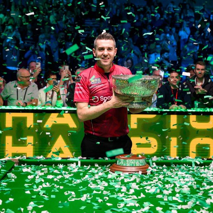 斯诺克：2025冠中冠马克·塞尔比以10-5战胜贾德·特鲁姆普夺冠！
北京时间1